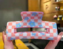 Load image into Gallery viewer, Retro Floral Checkered Claw Clip