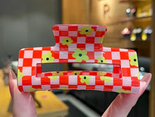 Load image into Gallery viewer, Retro Floral Checkered Claw Clip