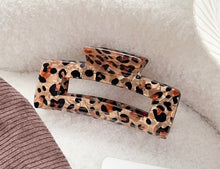 Load image into Gallery viewer, Leopard Print Hair Claw Clip
