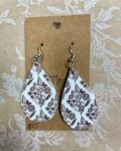 Load image into Gallery viewer, Dangle Earrings - CP
